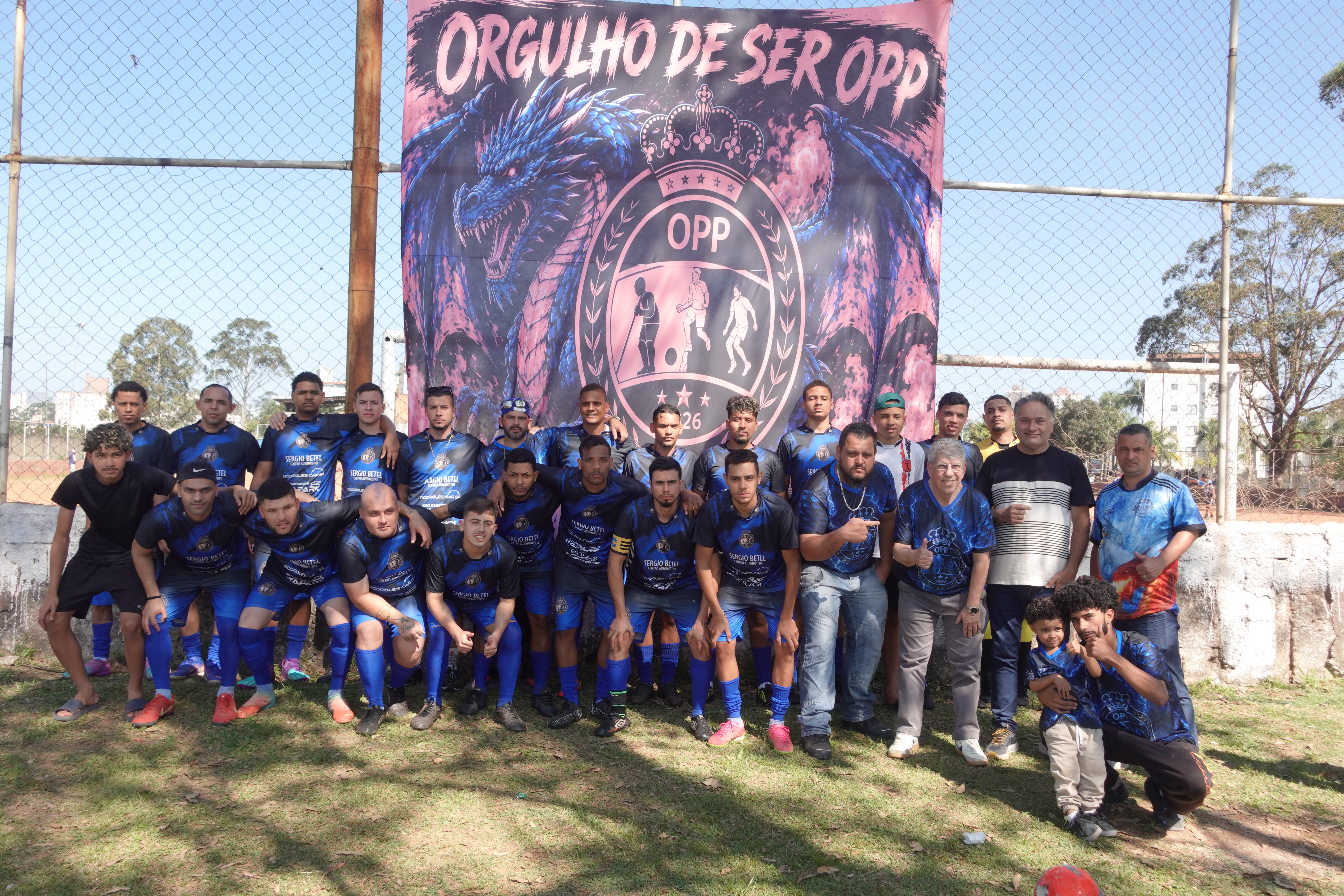 Cerca de 500 pessoas prestigiam o 1º Festival Os Pernas de Pau de Futebol de Várzea em Mauá