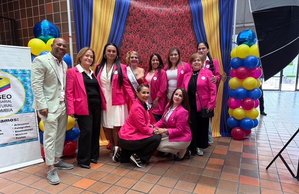Viviana Rivera CEO de Empoderadas Diversas Receberam Prêmio da Junta de Assuntos Hispânicos de Miami-Dade no Hispanic Heritage Kickoff 2